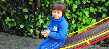 Blue Moon, Educación inicial para niños de 10 meses a 5 años